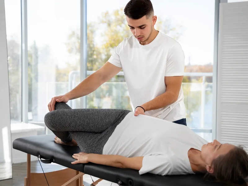 Divine Healing Chiropractic treating hip pain & arthritis in Laguna Niguel