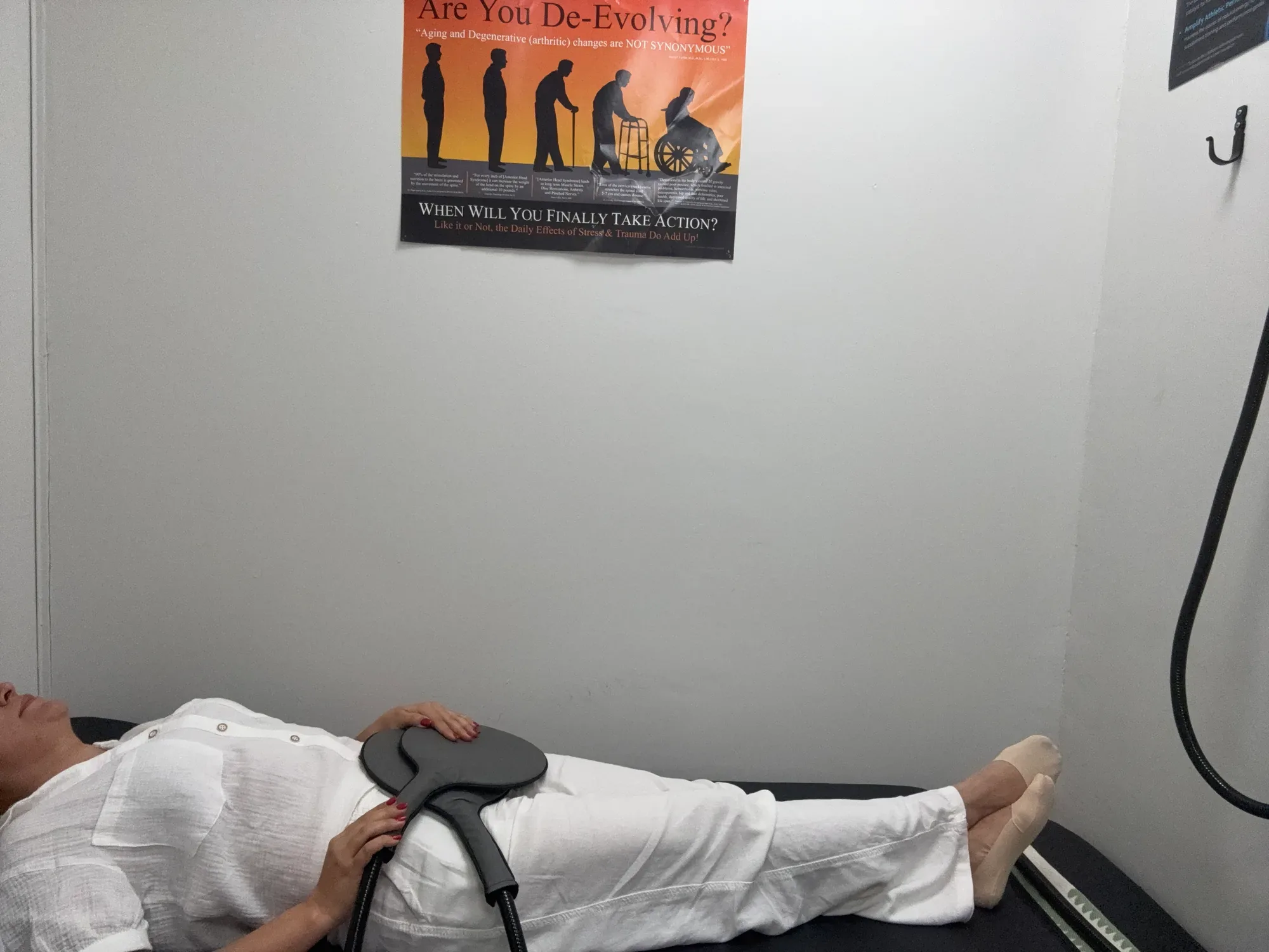 Divine Healing Chiropractic treating hip pain & arthritis in Laguna Niguel
